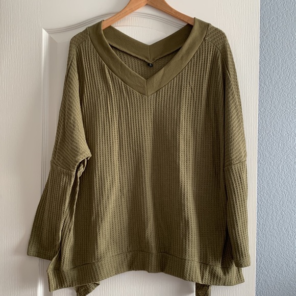 NWOT Waffle Knit High Low V-Neck Tunic M Army Green - Picture 6 of 8